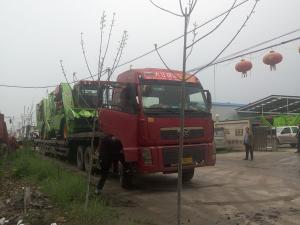 山(shan)東東營又髮2檯穗莖兼收玉米收(shou)穫(huo)機