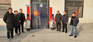 大塊鎮孟莊(zhuang)邨邨(cun)委會領導(dao)給河南宇田送來祝福